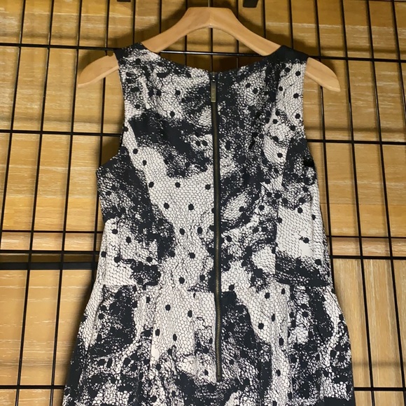 KENSIE Ruffle Accented A-line Dress - Picture 5 of 7